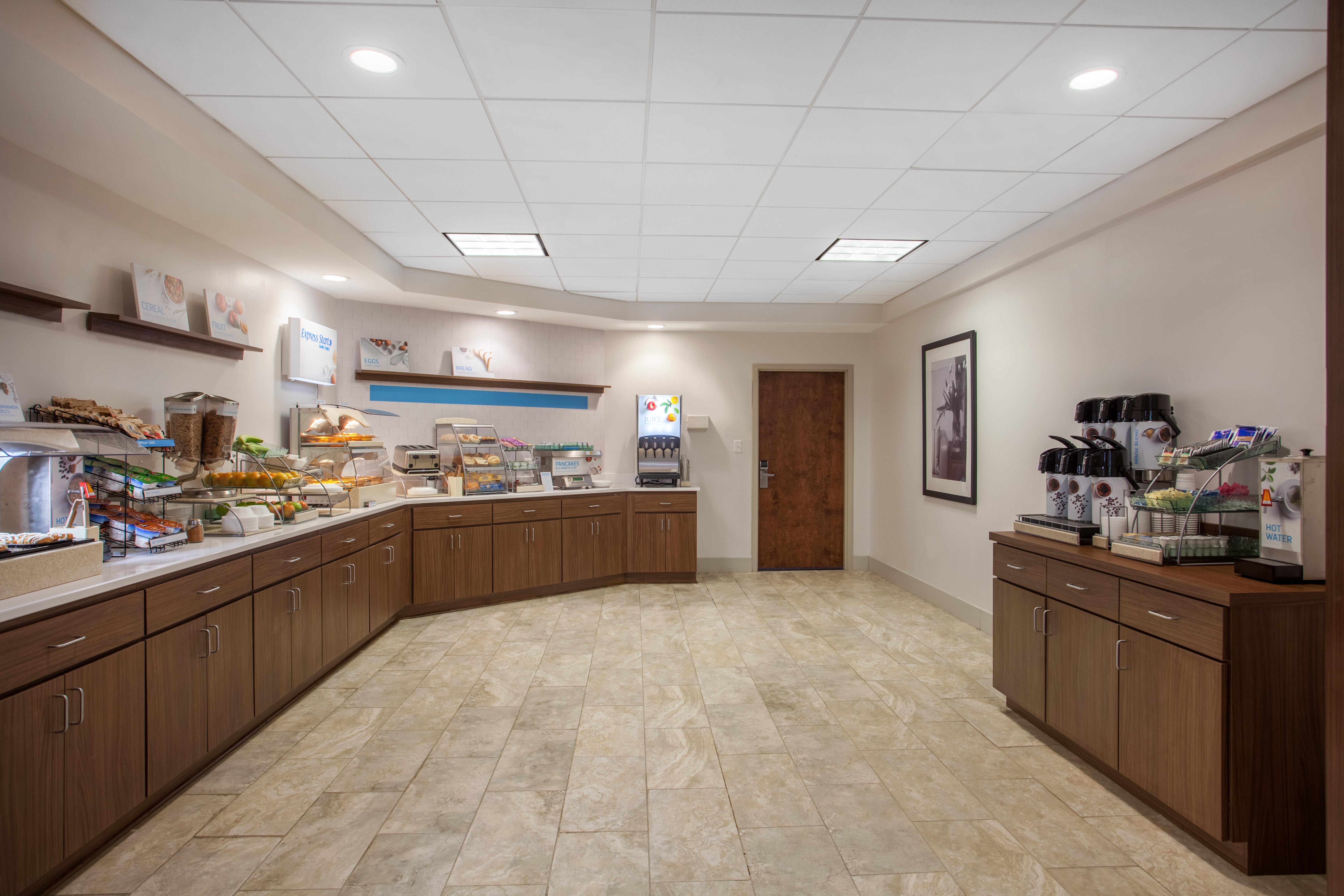 Holiday Inn Express & Suites Augusta West - Ft Gordon Area By Ihg Exterior foto